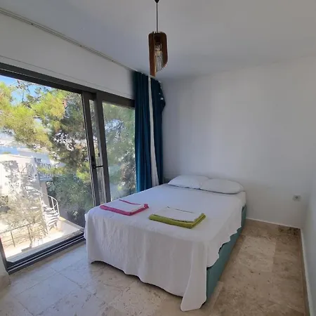 Deniz Manzarali, Muestakil Harika Yazlik